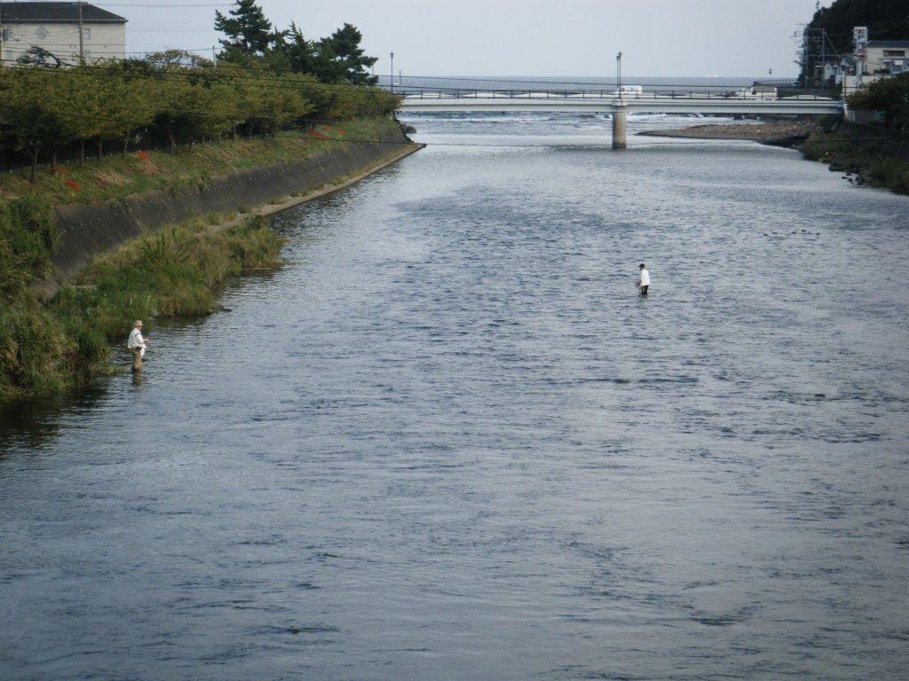 Em 単なる釣り好きサラリーマンのイケナイ生活 Em B B 10年 10月1日 河津川